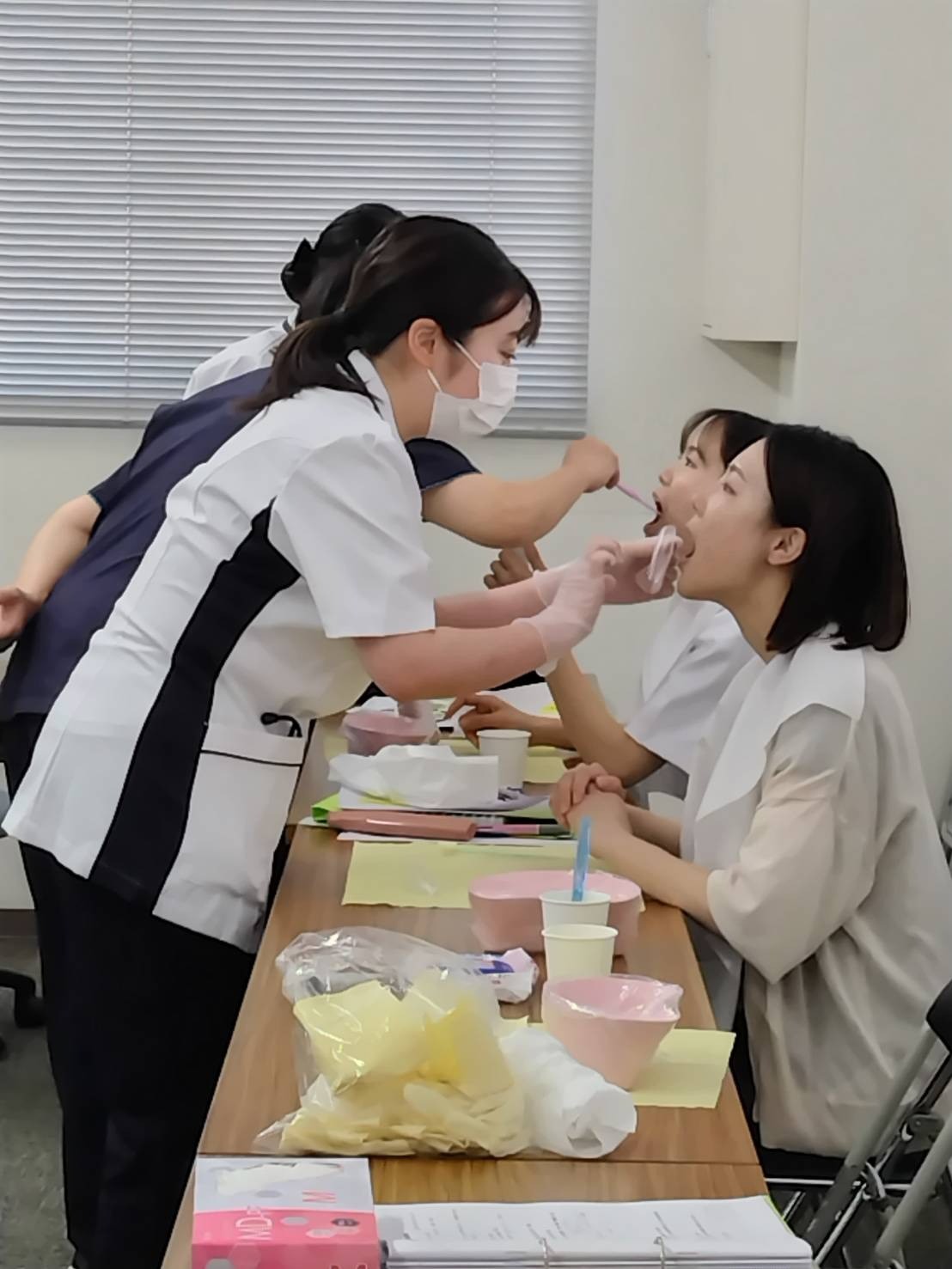 6月の1年目研修「口腔ケア」